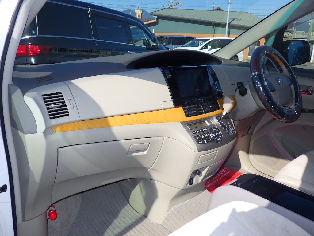 トヨタ エスティマの画像5