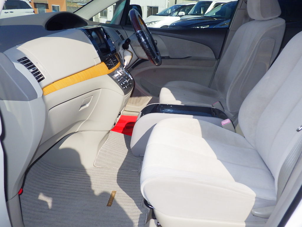 トヨタ エスティマの画像6