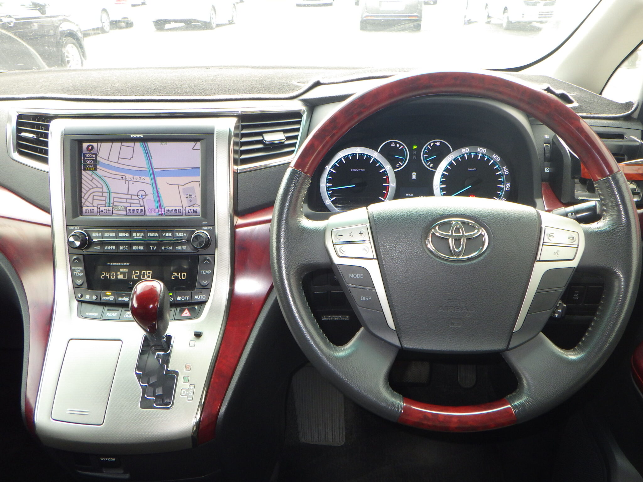 トヨタ ヴェルファイアの画像13