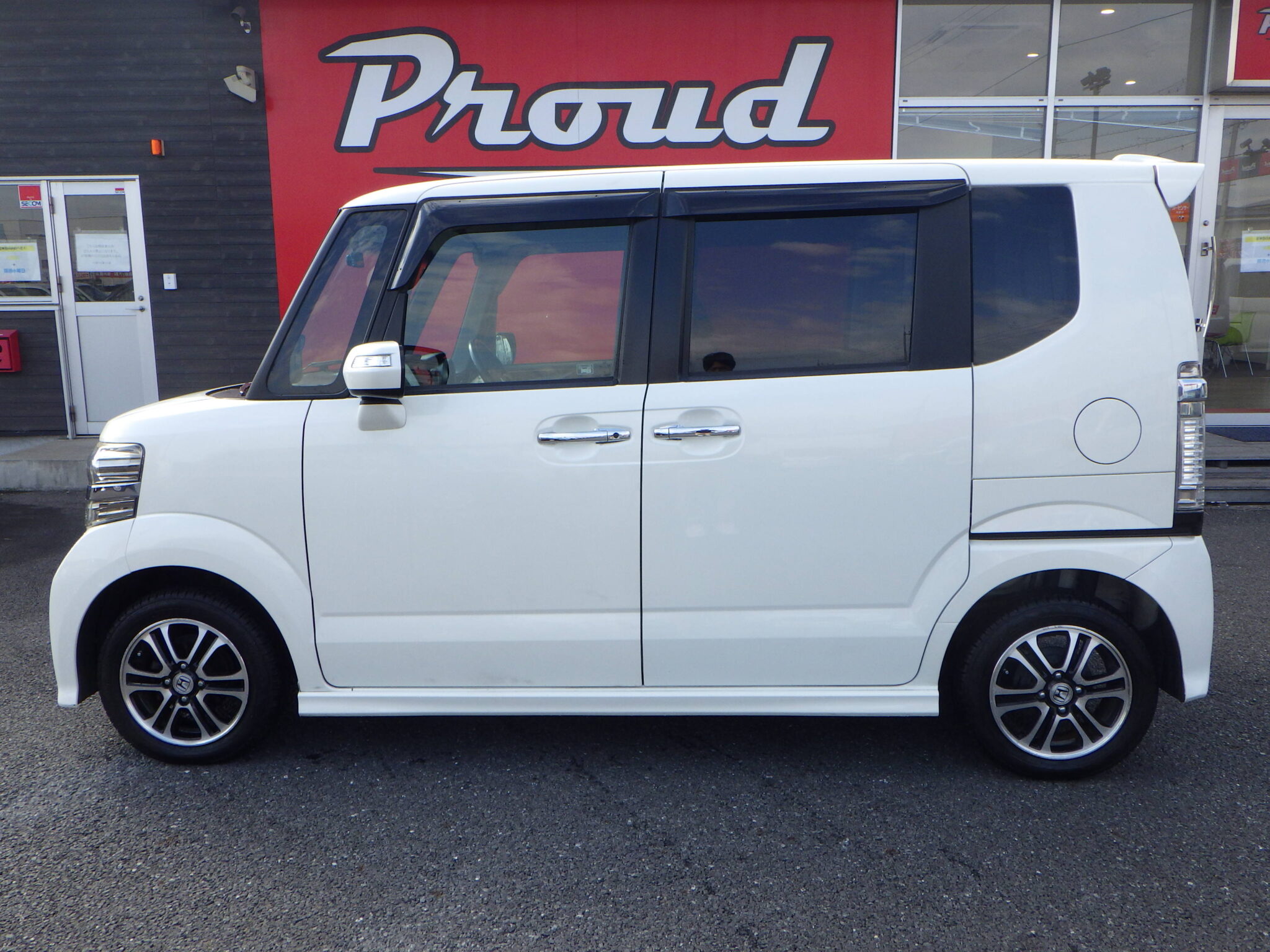 ホンダ N-BOXカスタムの画像8