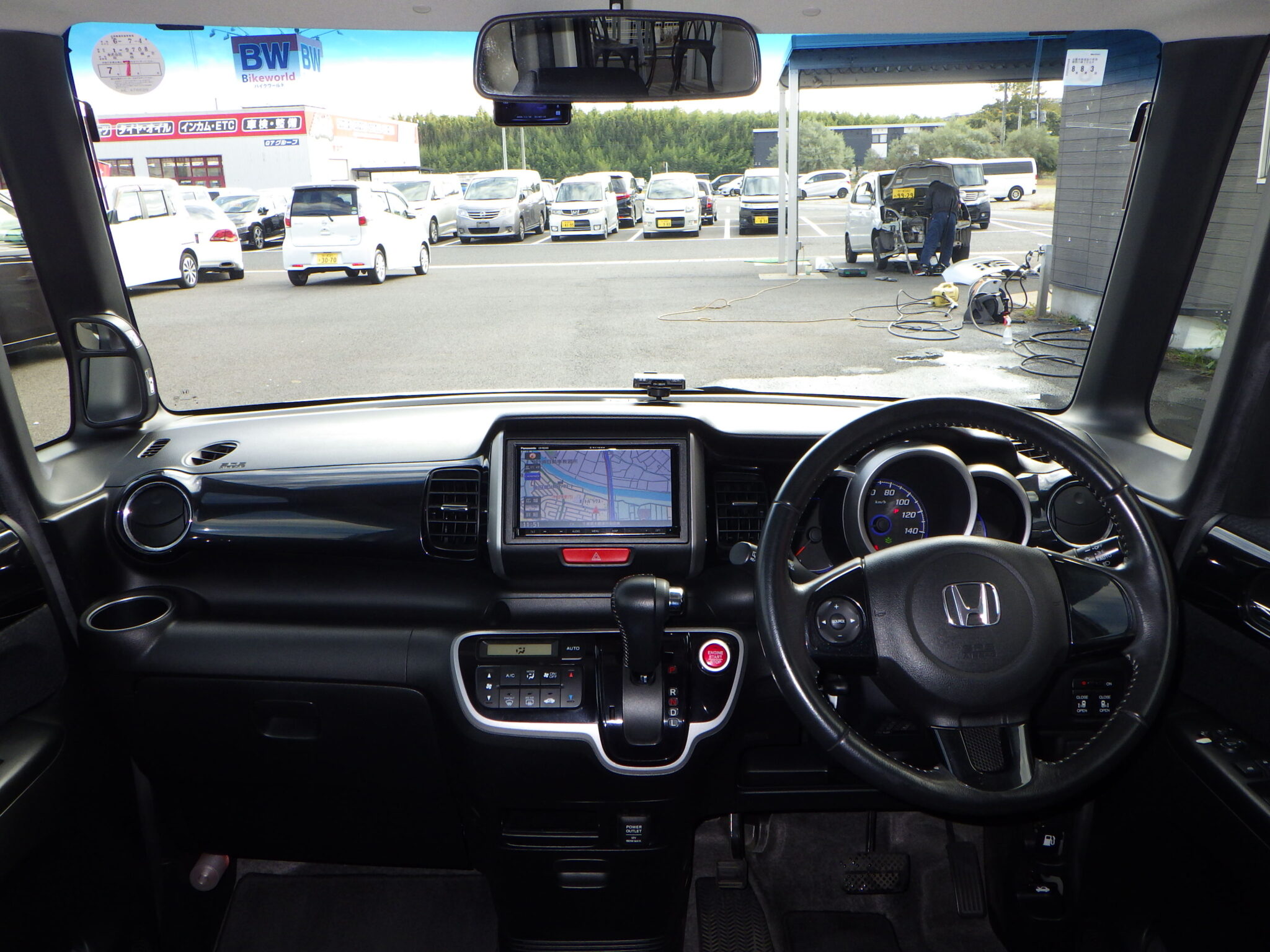 ホンダ N-BOXカスタムの画像12