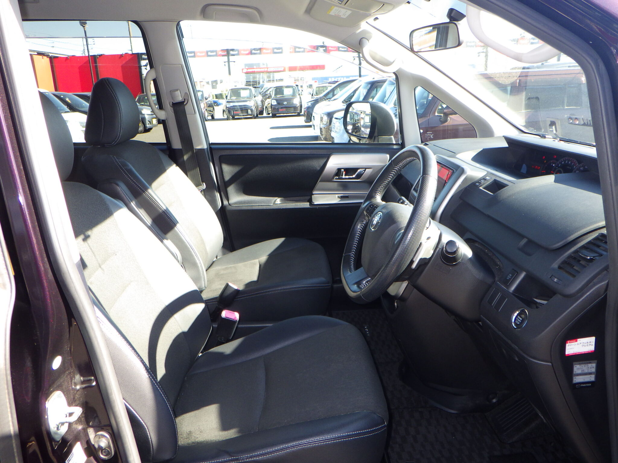 トヨタ ヴォクシーの画像9