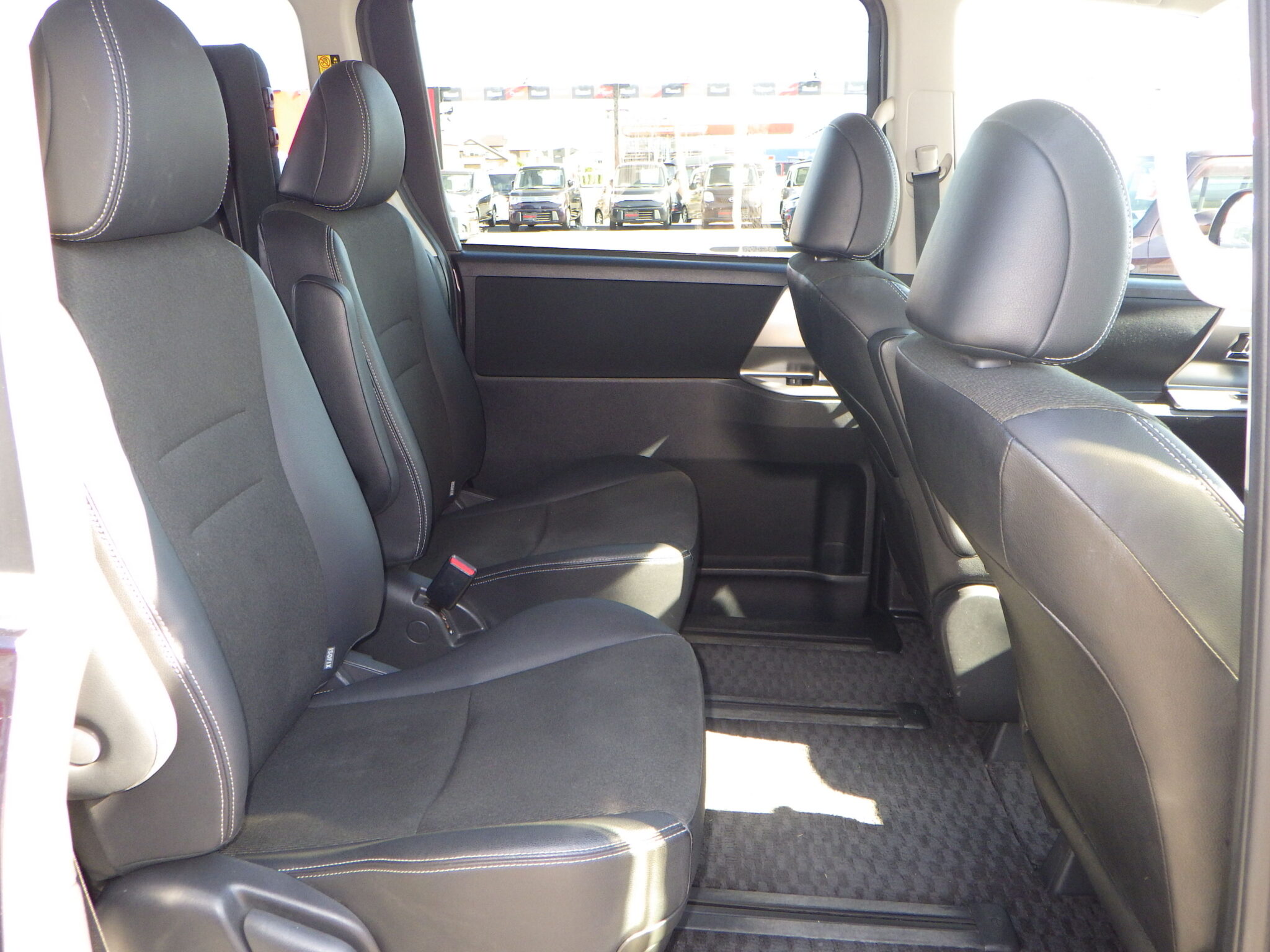 トヨタ ヴォクシーの画像10