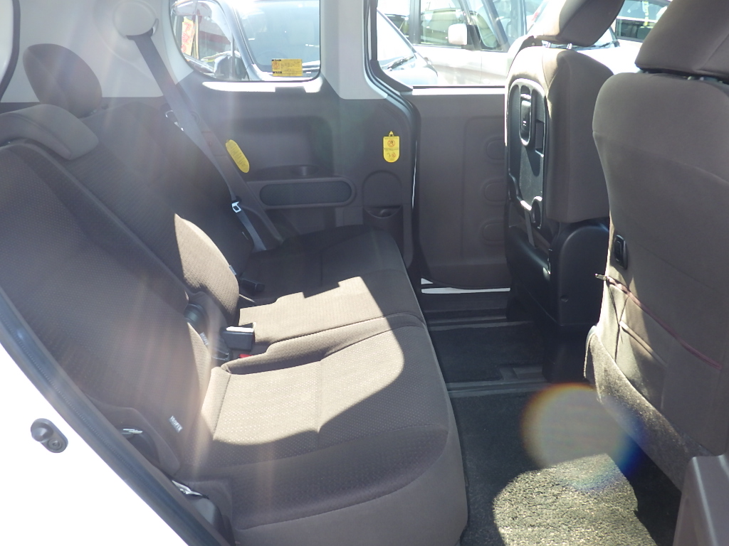 トヨタ ポルテの画像4