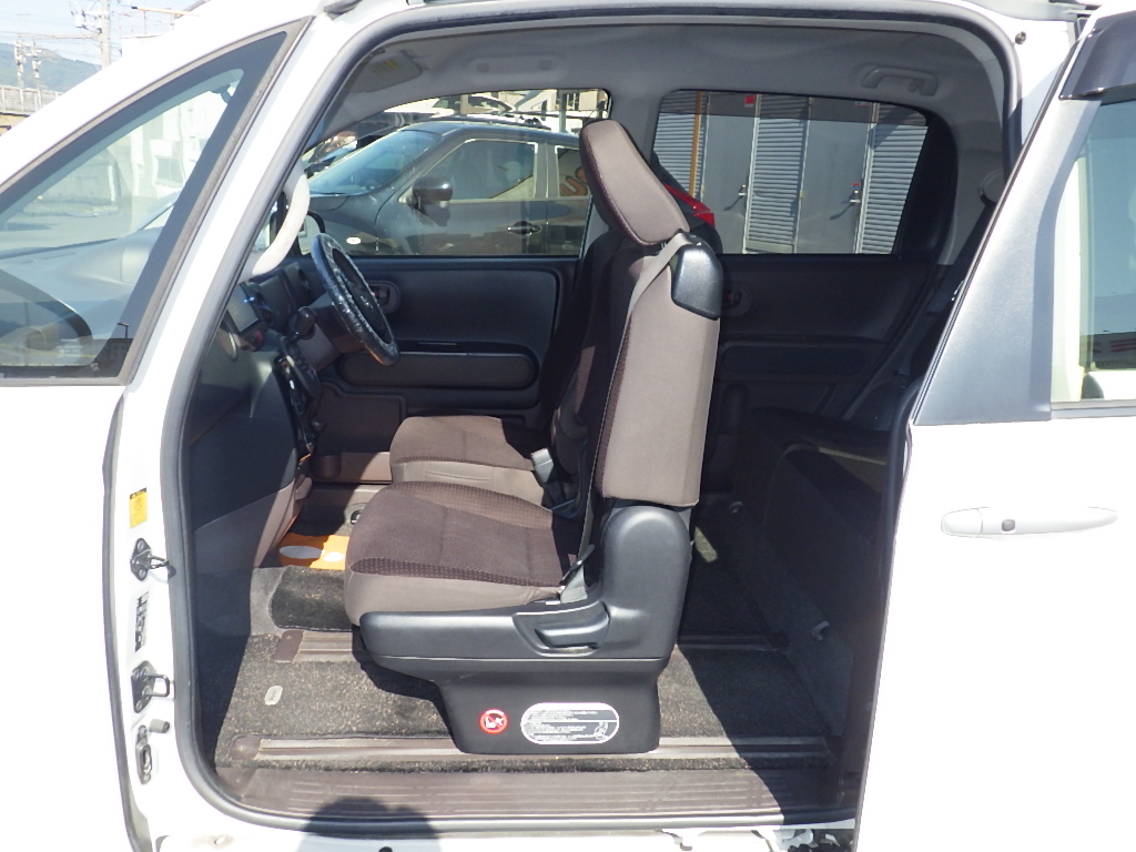 トヨタ ポルテの画像5