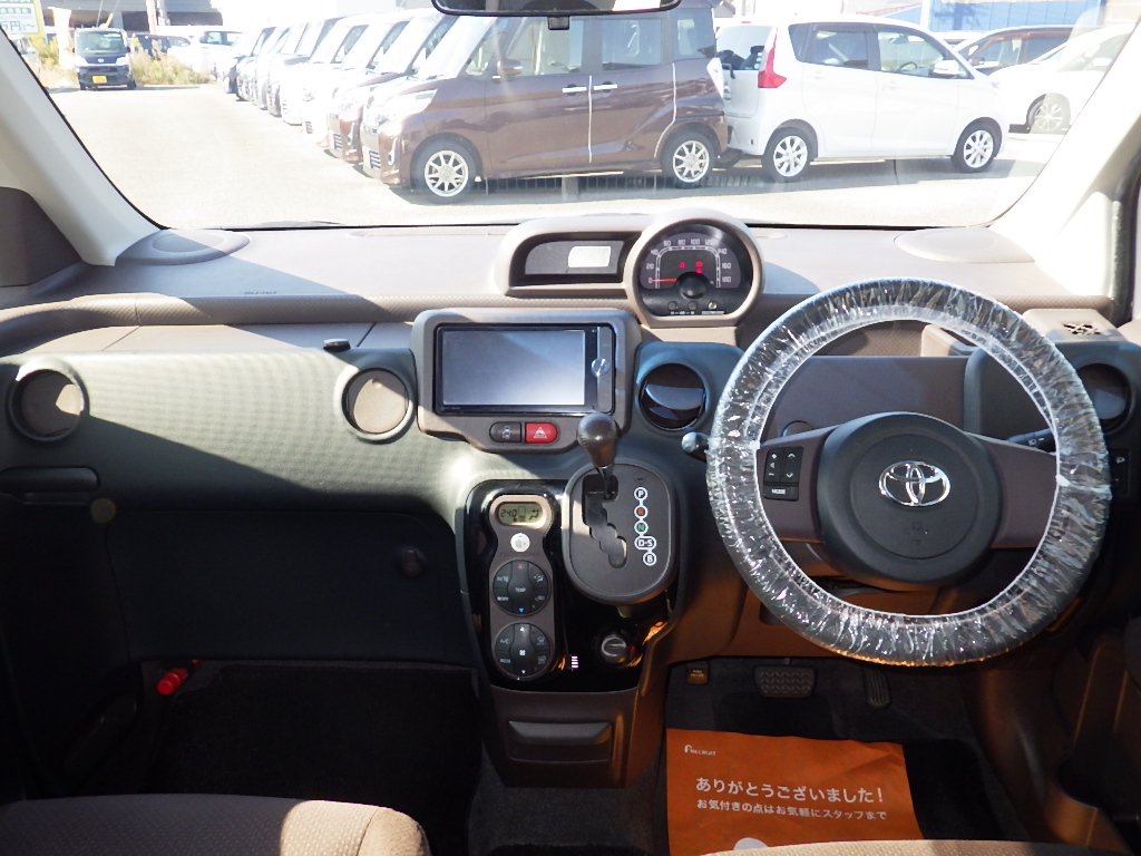 トヨタ ポルテの画像9