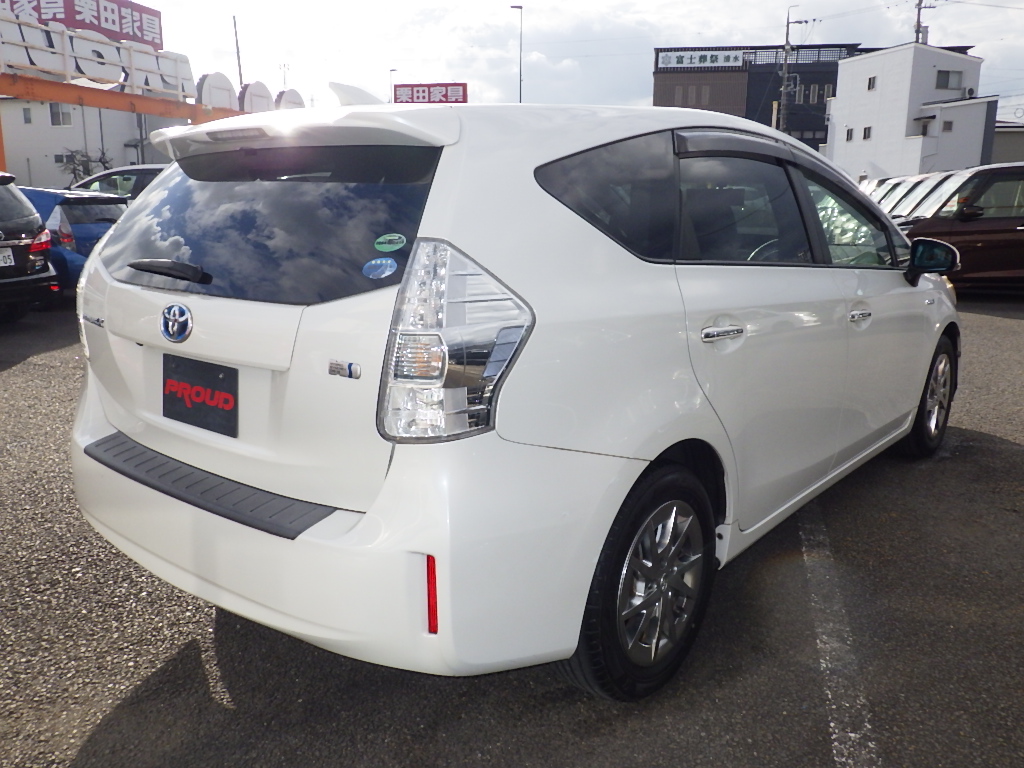 トヨタ プリウスαの画像18