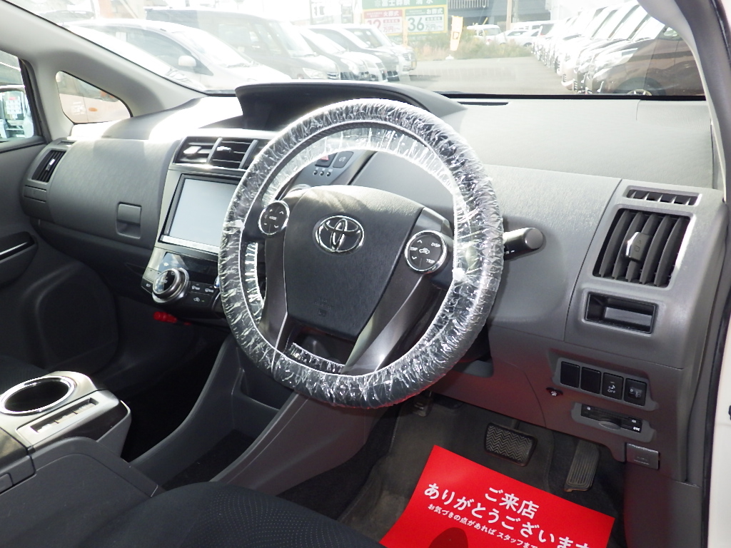 トヨタ プリウスαの画像2