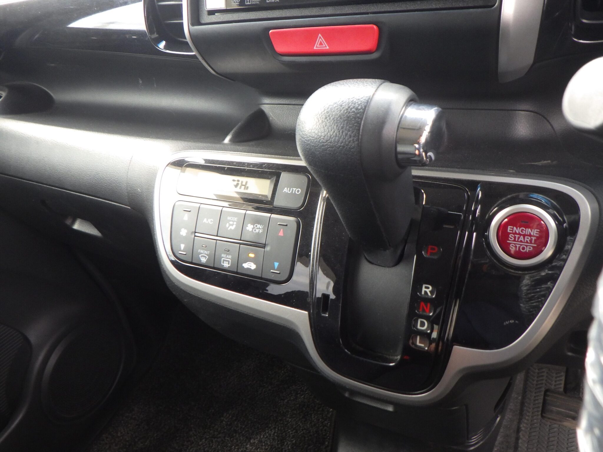 ホンダ N-BOXカスタムの画像11