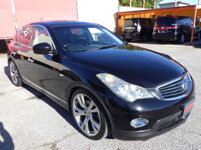 日産 スカイラインクロスオーバーの画像3