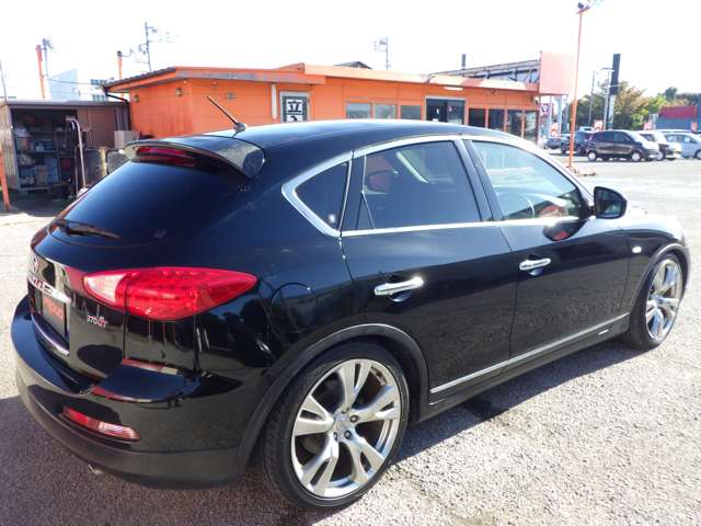 日産 スカイラインクロスオーバーの画像5