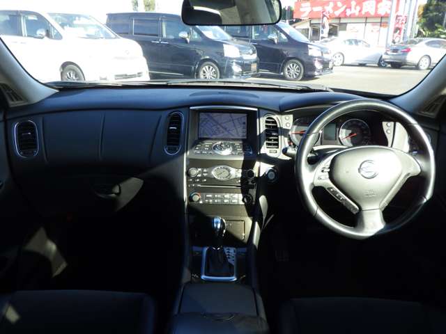 日産 スカイラインクロスオーバーの画像9