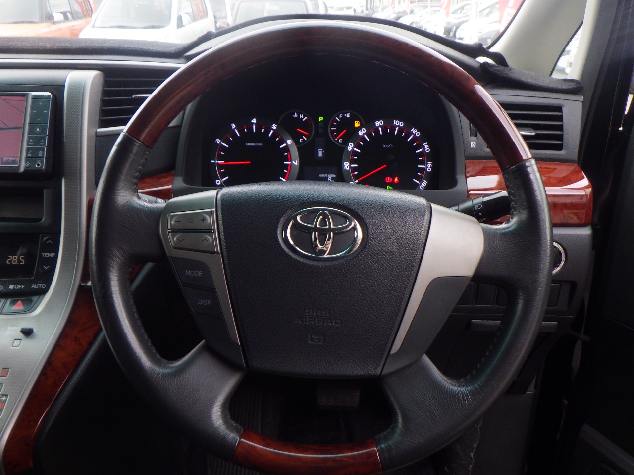トヨタ ヴェルファイアの画像14