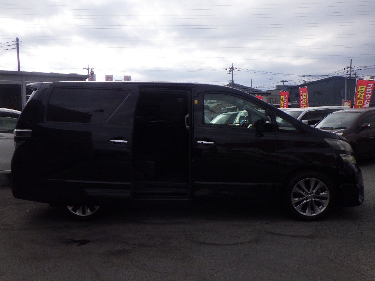 トヨタ ヴェルファイアの画像4