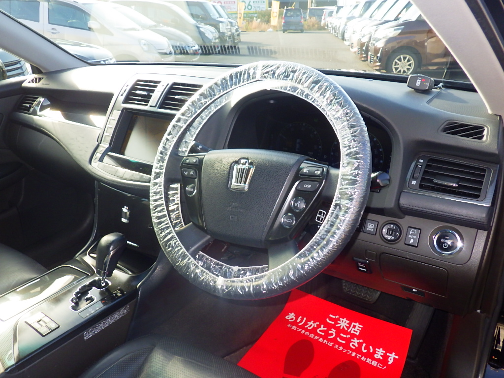 トヨタ クラウンハイブリッドの画像2