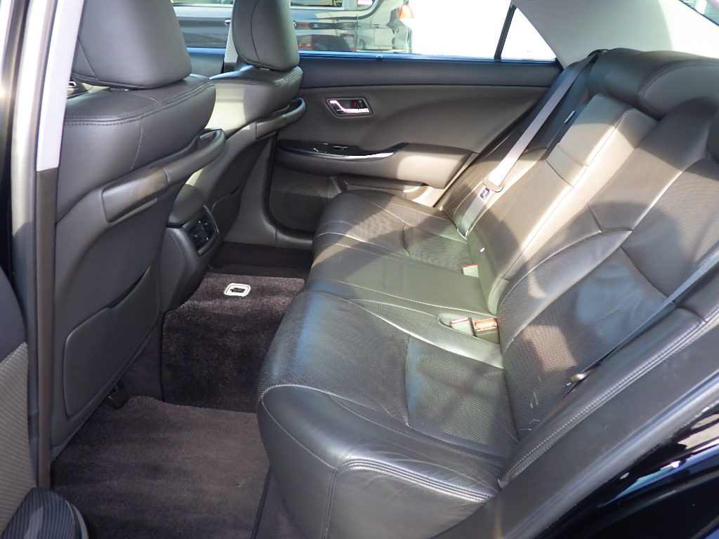 トヨタ クラウンハイブリッドの画像7