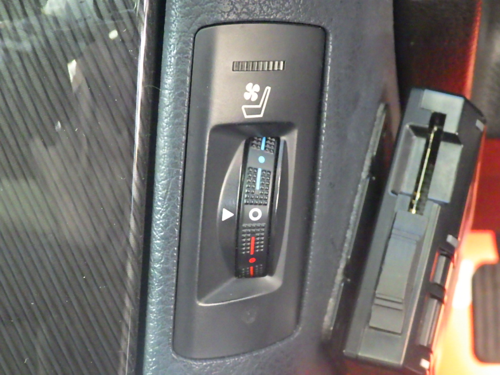 トヨタ クラウンハイブリッドの画像14