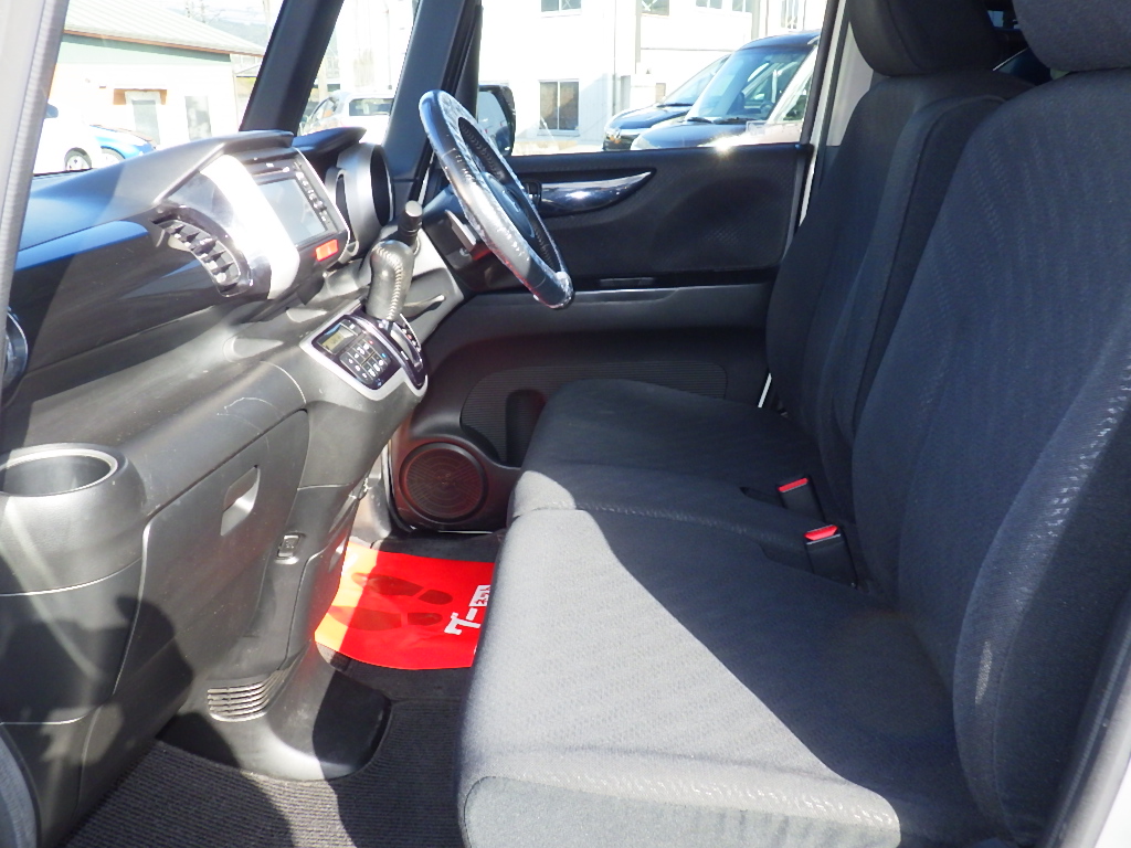 ホンダ N-BOXカスタムの画像6