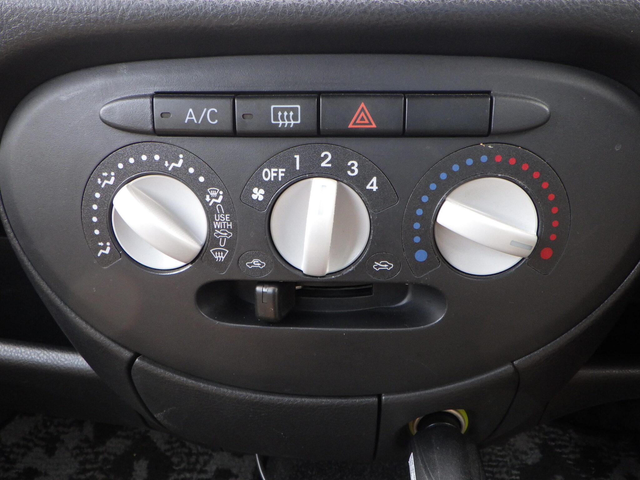 ダイハツ ミラジーノの画像16