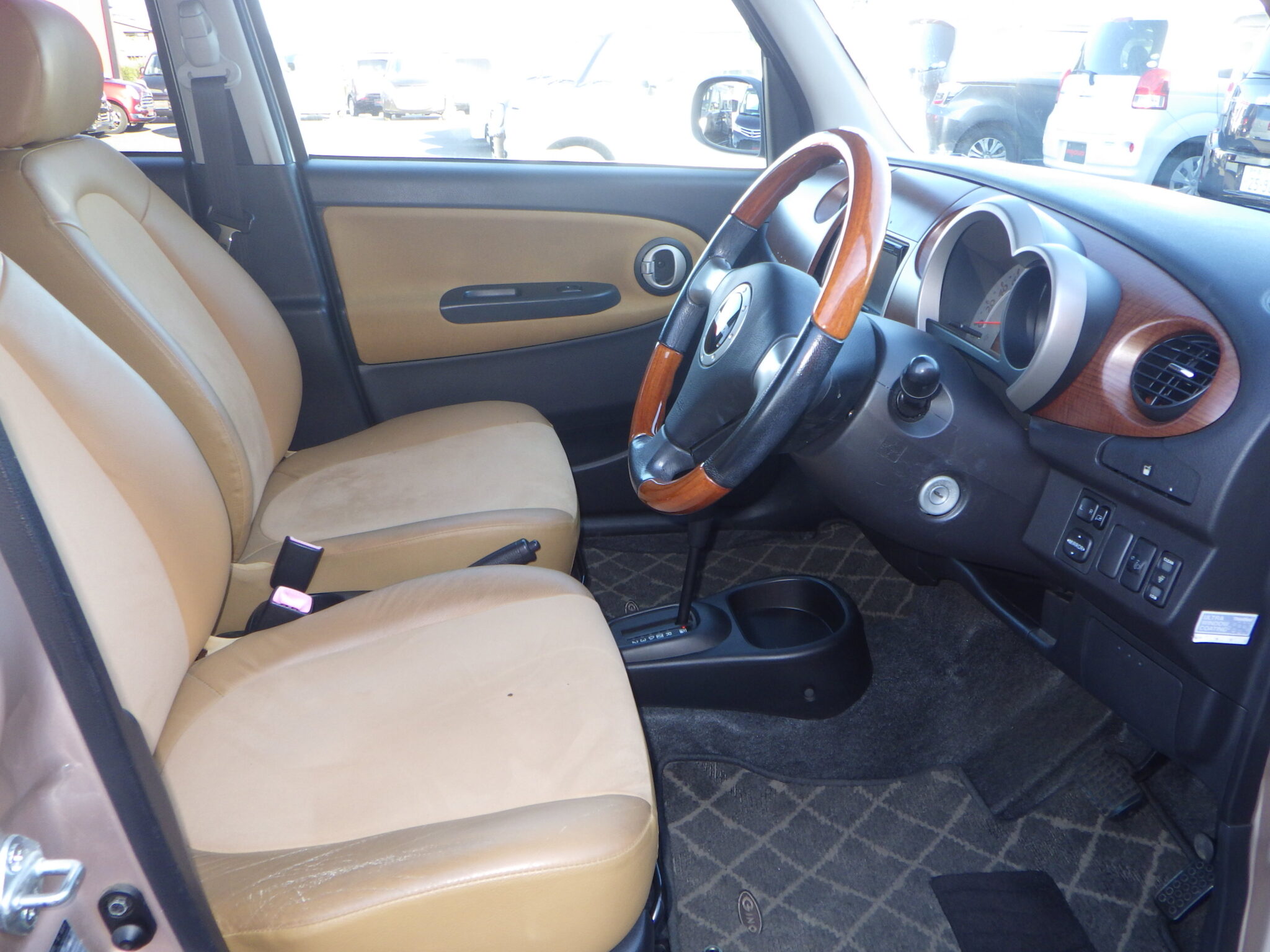 ダイハツ ミラジーノの画像8