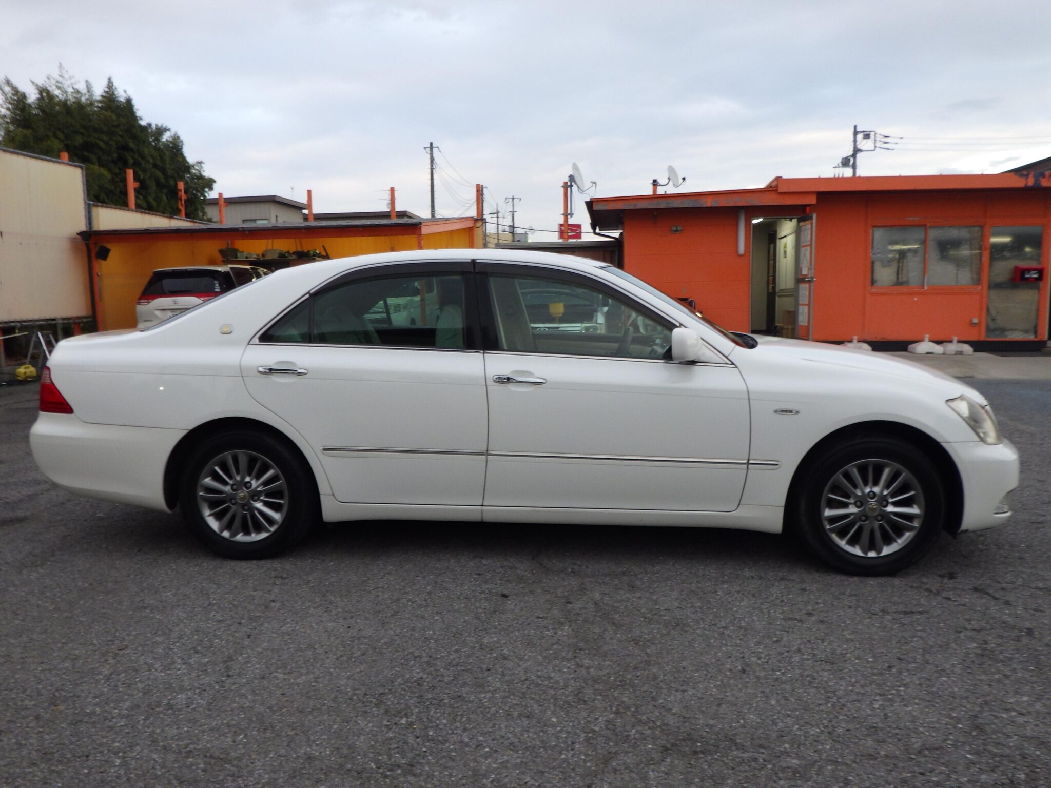 トヨタ クラウンの画像4