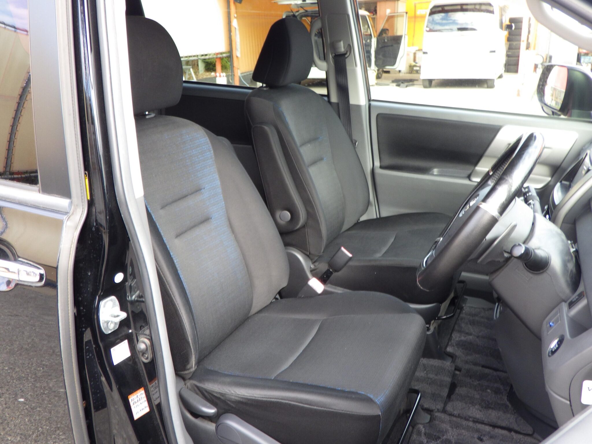 トヨタ ヴォクシーの画像17