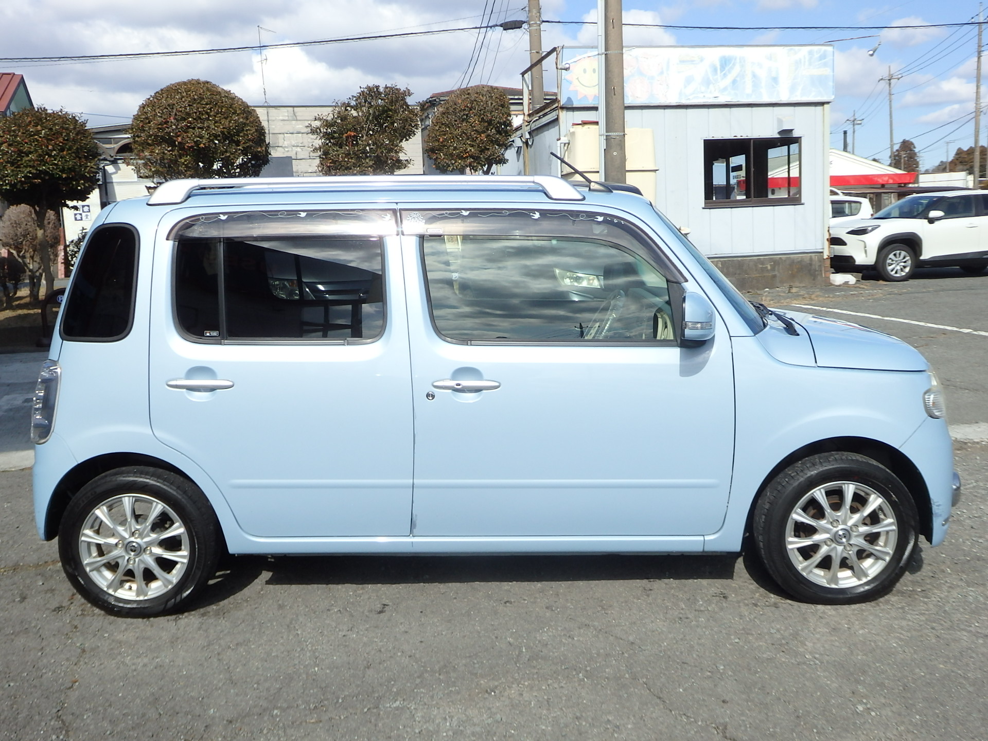 ダイハツ ミラココアの画像4