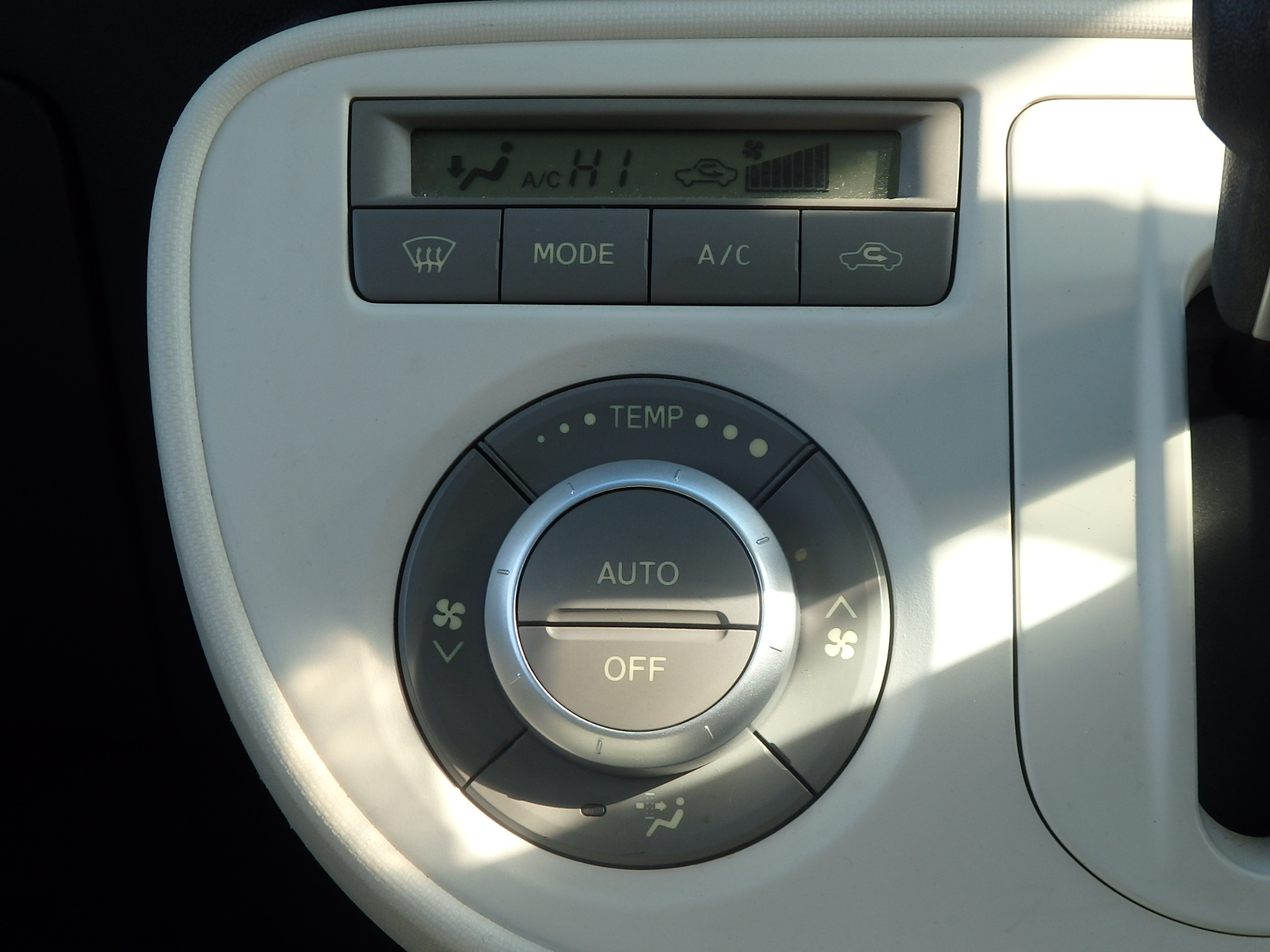 ダイハツ ミラココアの画像16