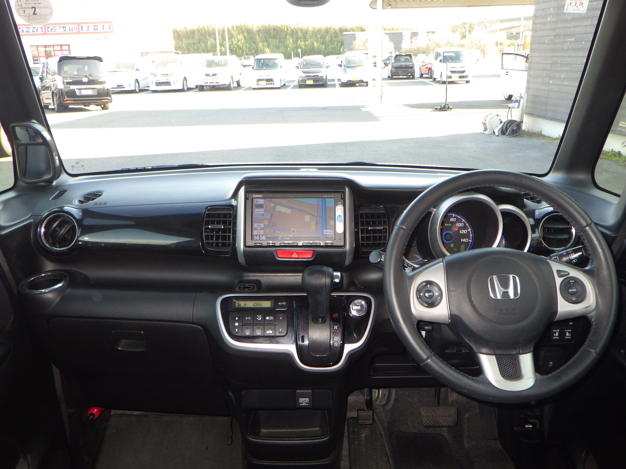 ホンダ N-BOXカスタムの画像12