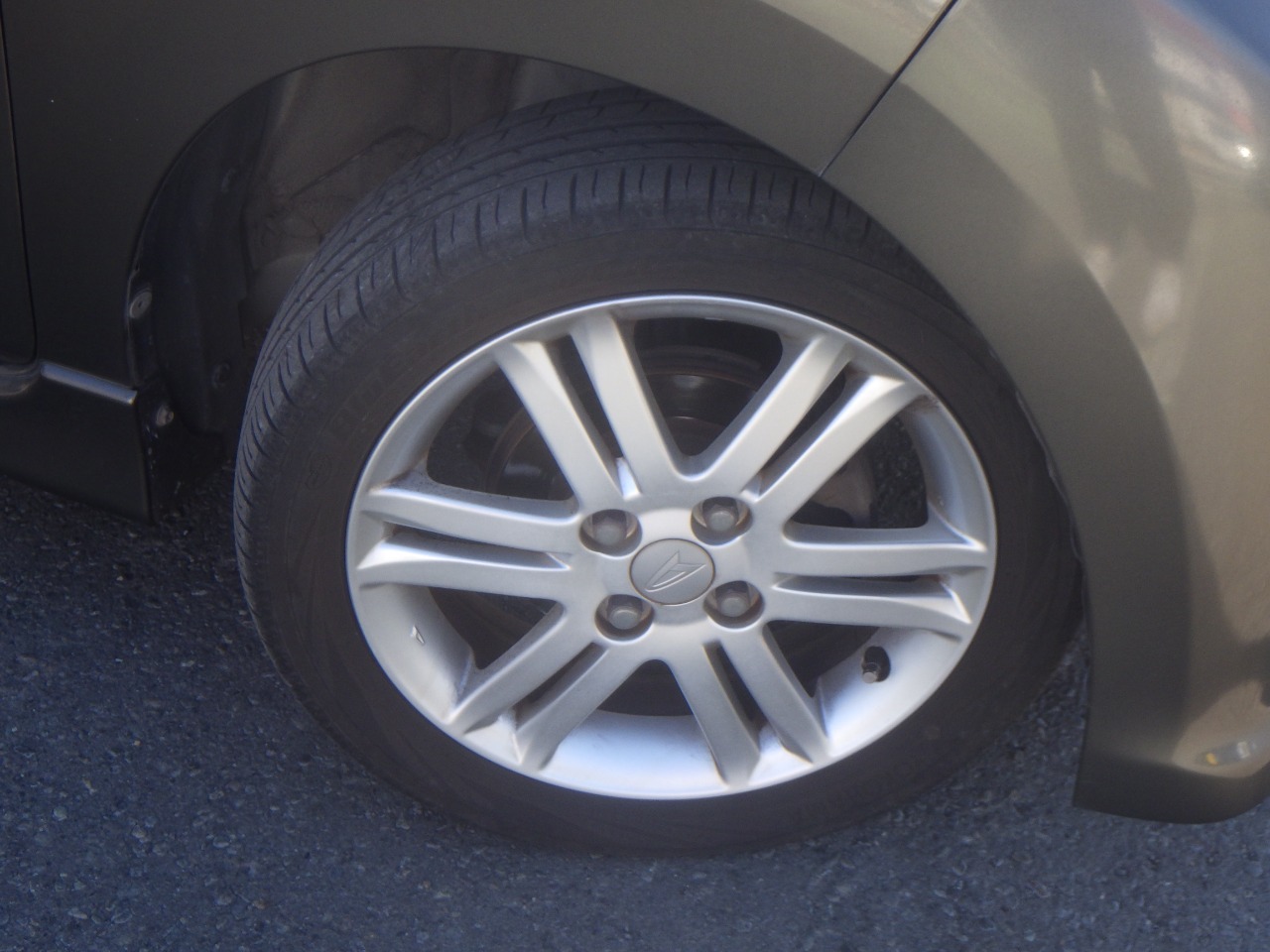 ダイハツ タントカスタムの画像3