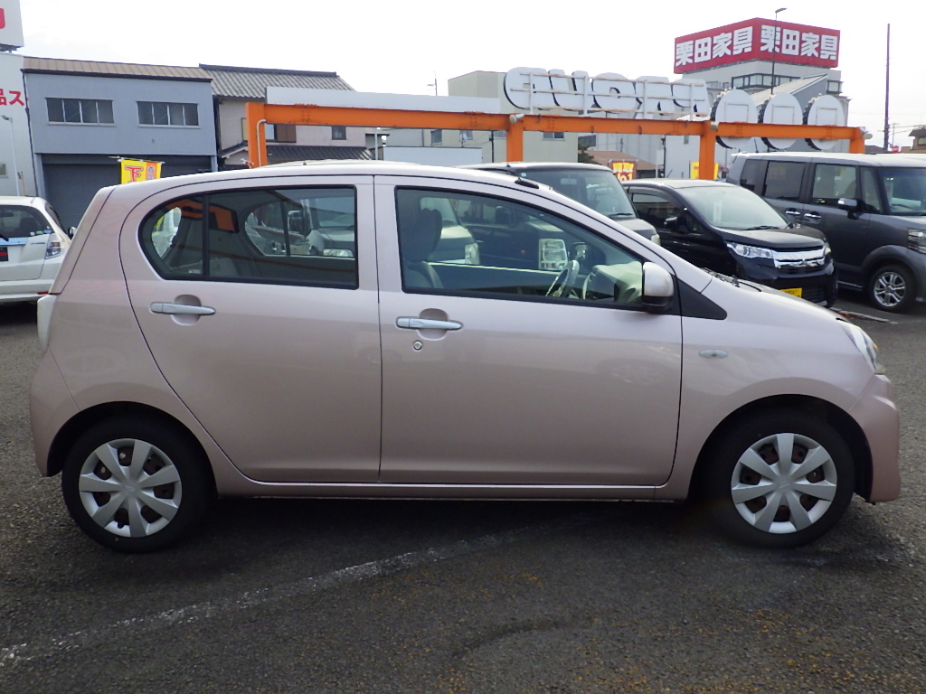 ダイハツ ミライースの画像4