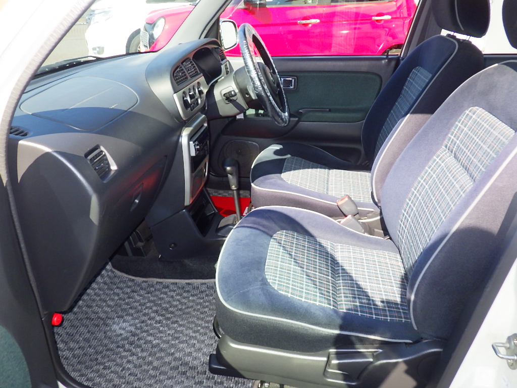 ダイハツ ミラジーノの画像6