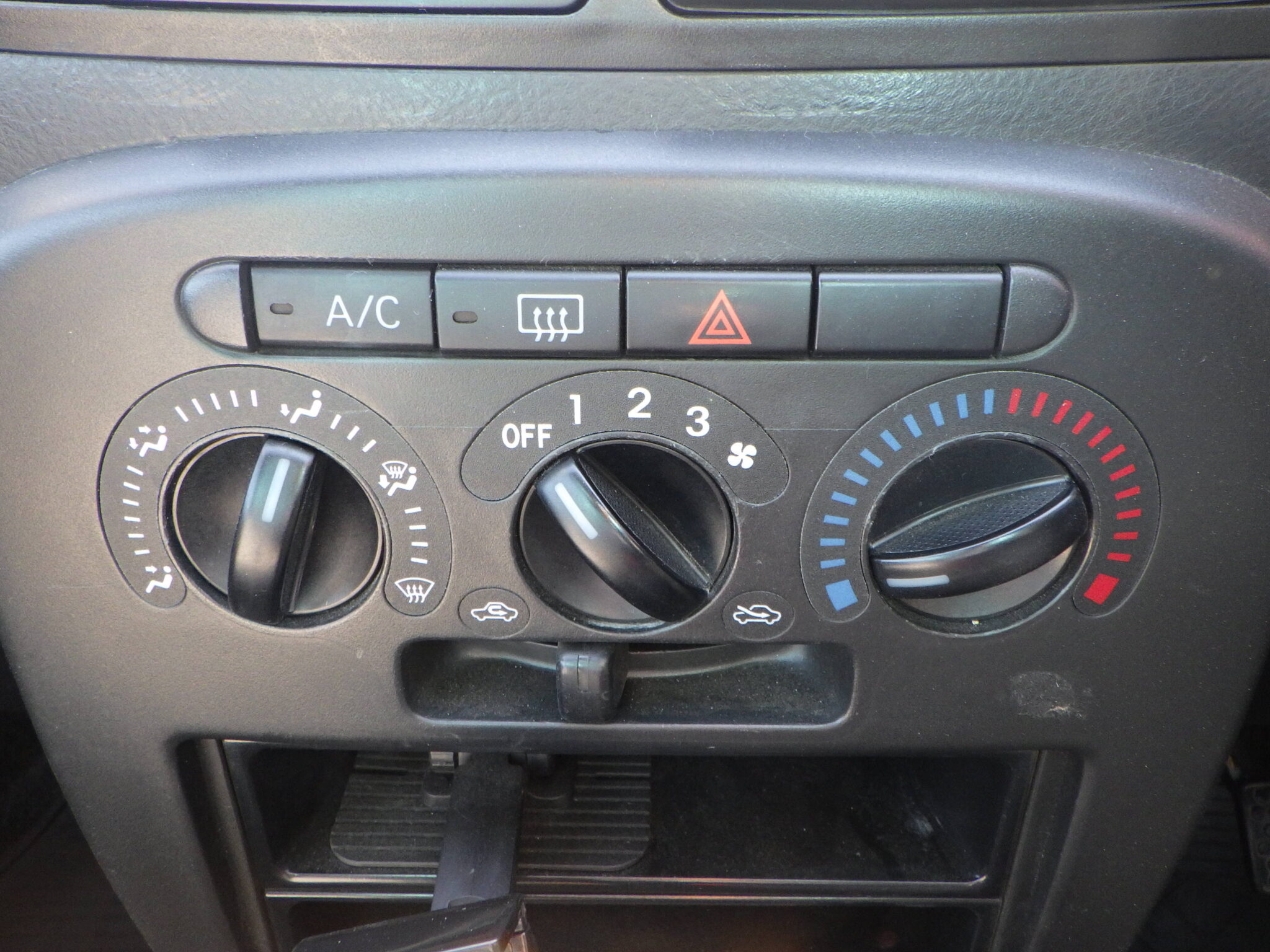 ダイハツ ミラの画像16