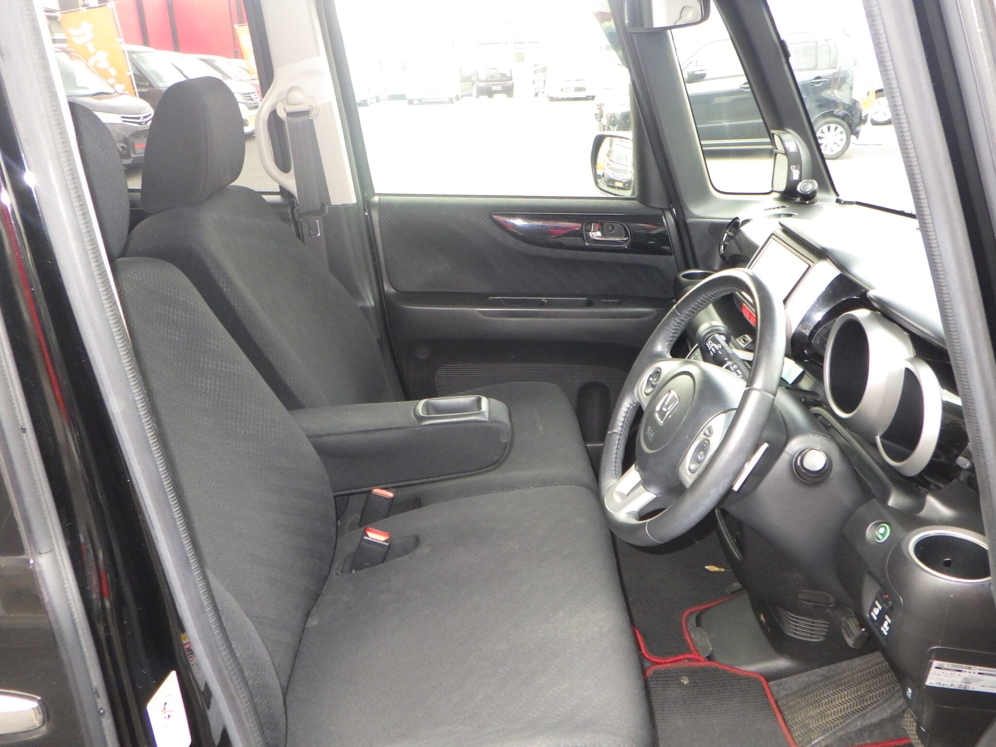 ホンダ N-BOXカスタムの画像9