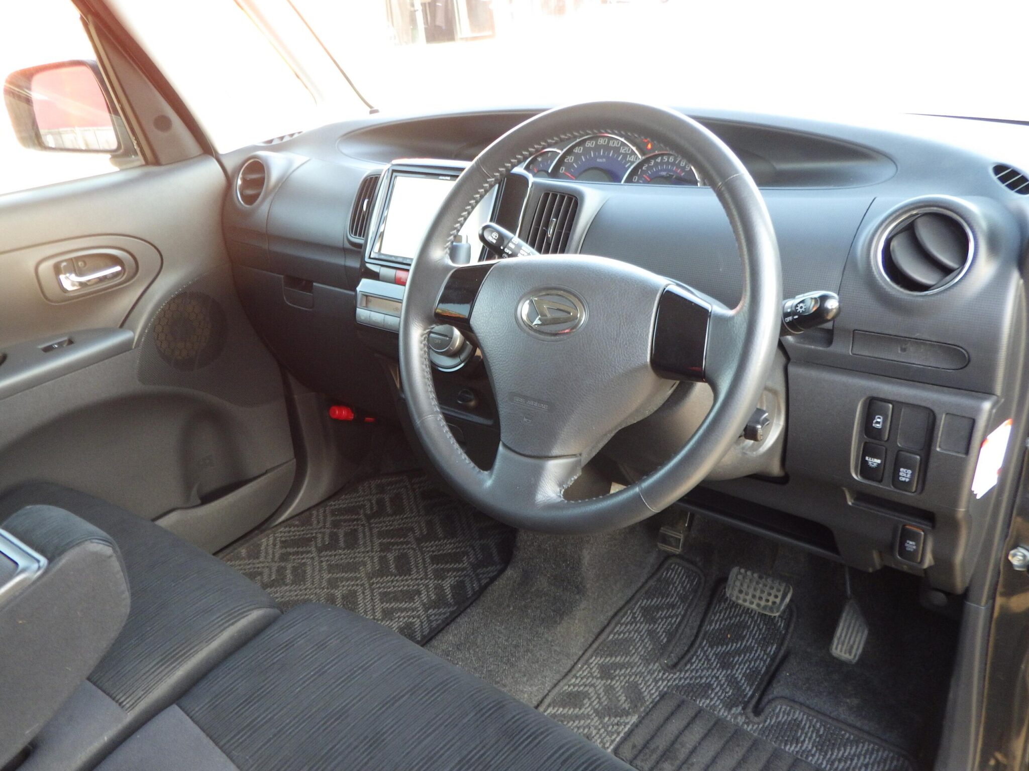 ダイハツ&nbsp;タントカスタムの画像15