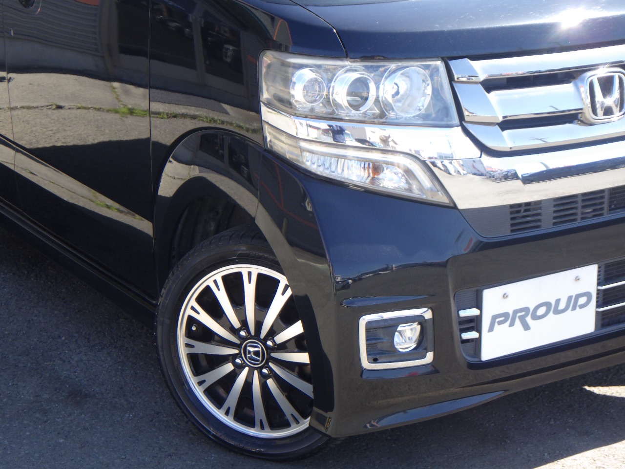 ホンダ N-BOXカスタムの画像3