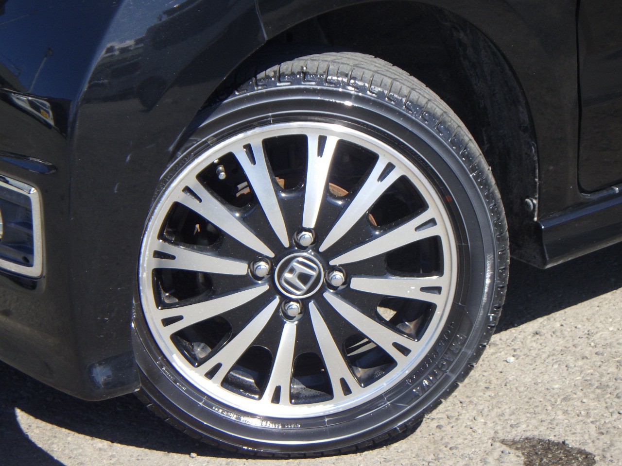 ホンダ N-BOXカスタムの画像4