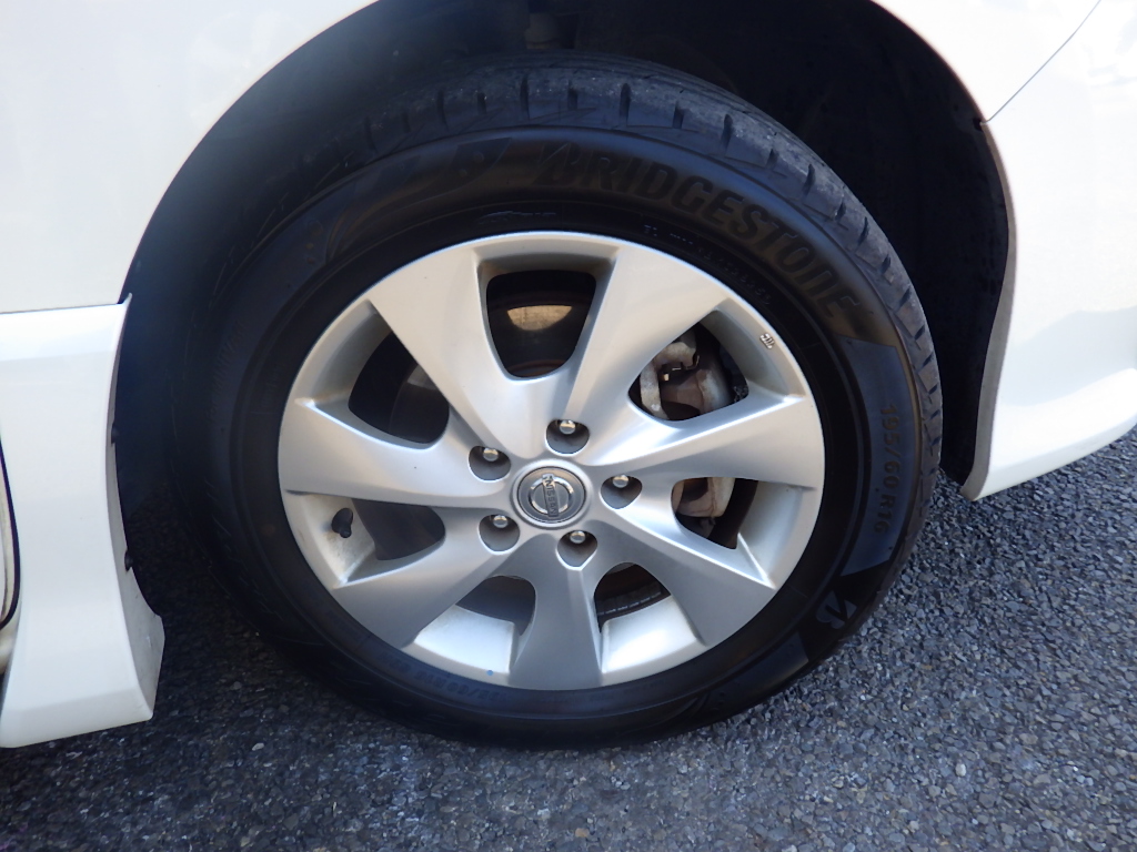 日産 セレナの画像4