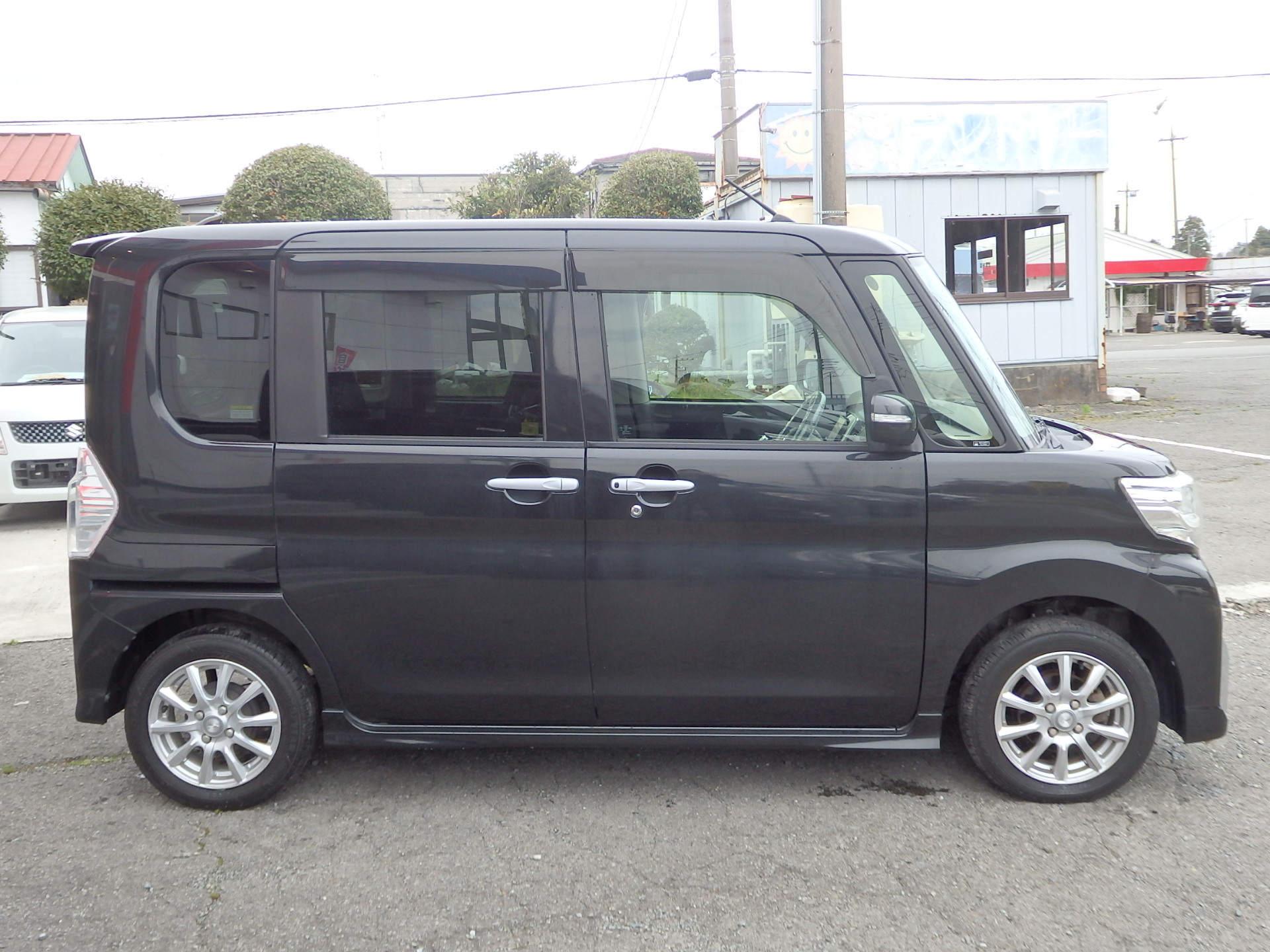 ダイハツ タントカスタムの画像4