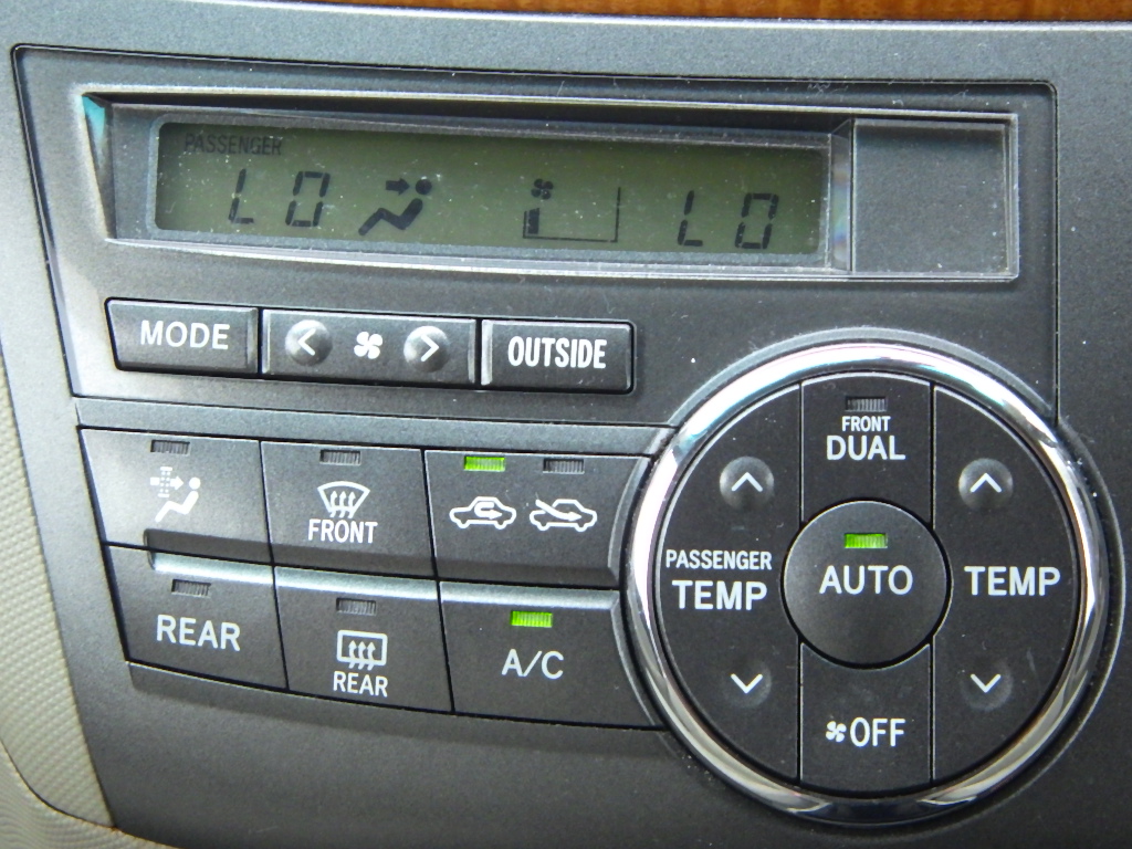 トヨタ エスティマの画像6