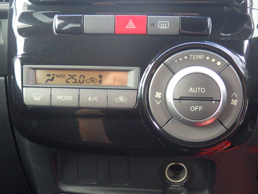 ダイハツ タントカスタムの画像6