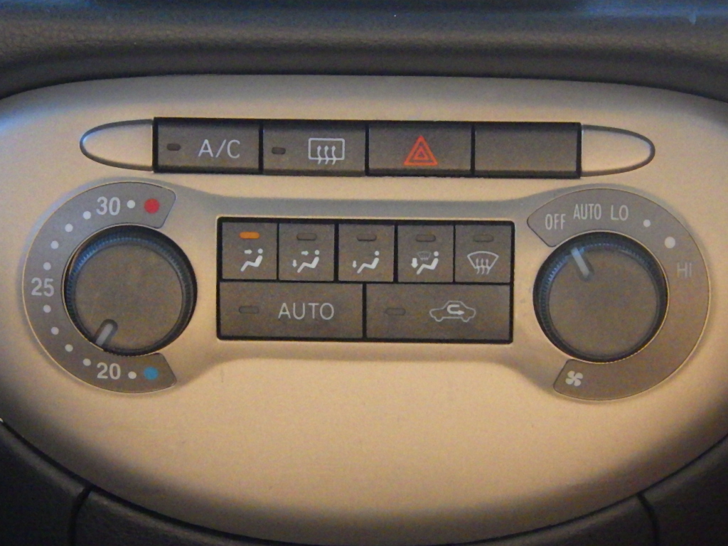 ダイハツ ミラジーノの画像6