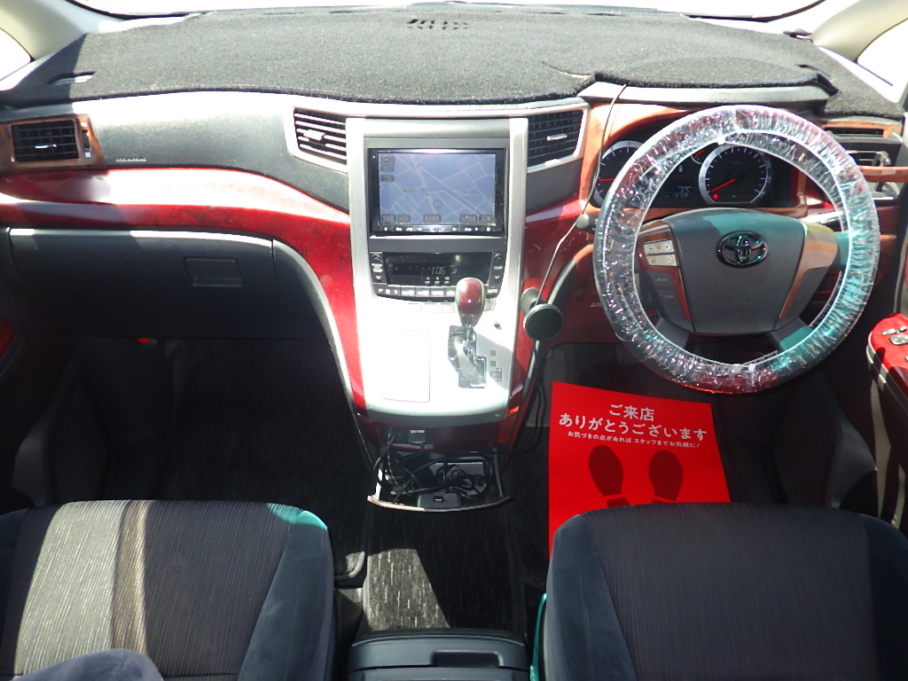 トヨタ ヴェルファイアの画像3