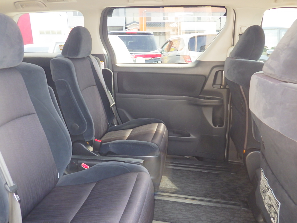 トヨタ&nbsp;ヴェルファイアの画像9