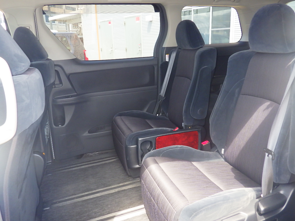 トヨタ&nbsp;ヴェルファイアの画像13