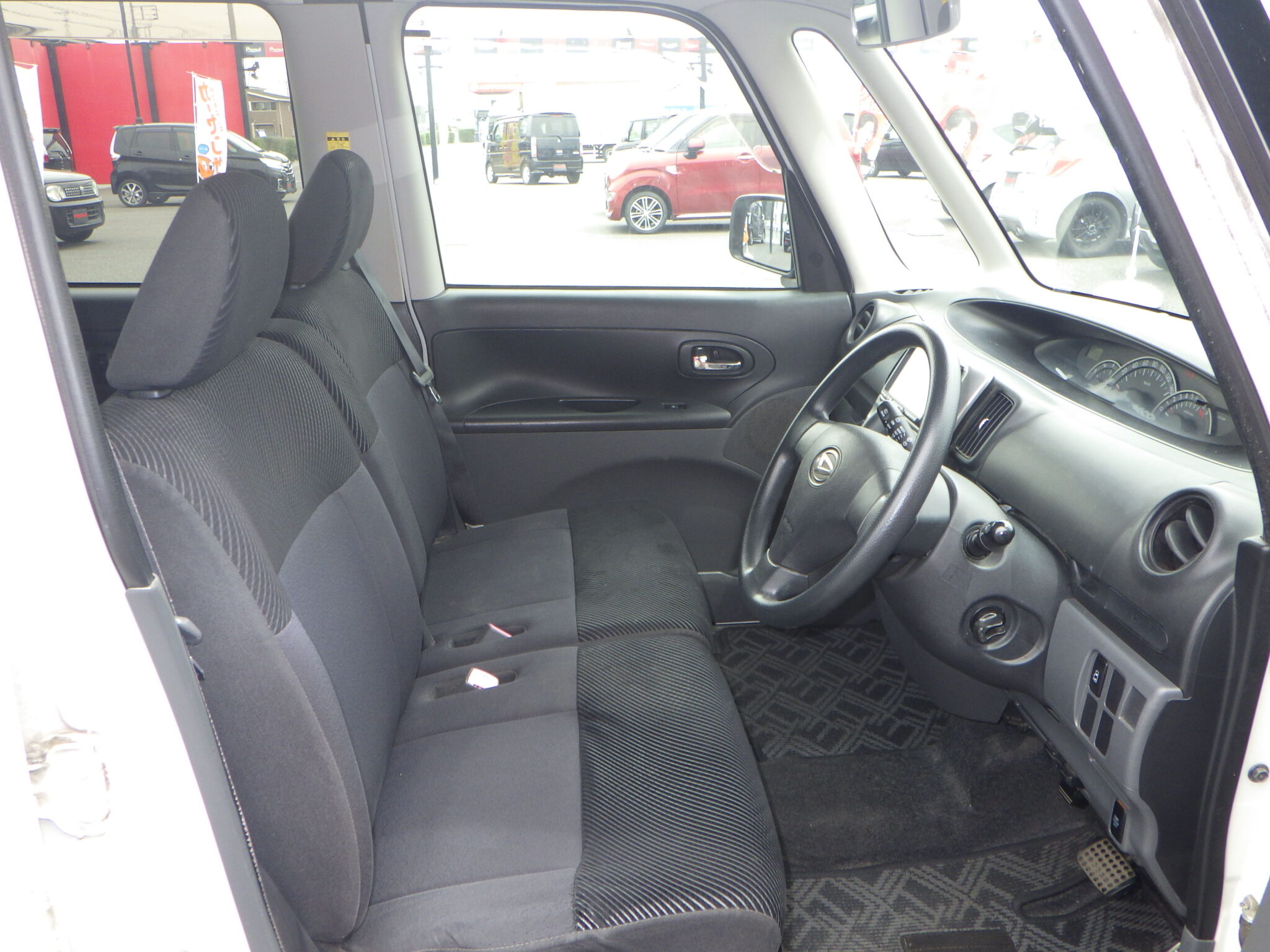 ダイハツ タントカスタムの画像9